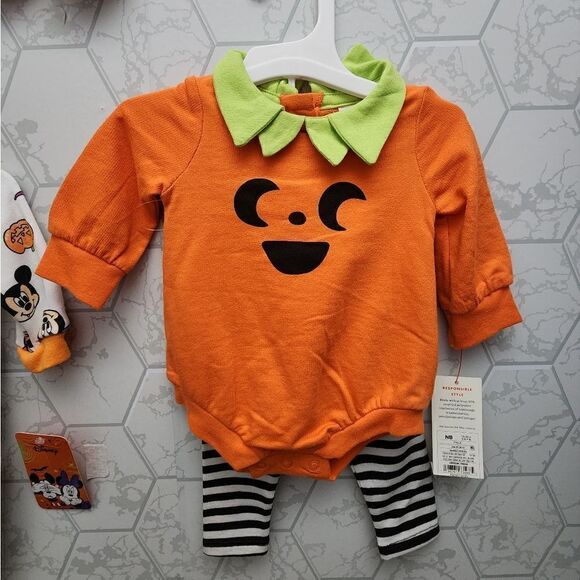 Nwt Unisex Boy or Girl Halloween Clothes Bundle,  Size NB - Picture 3 of 4